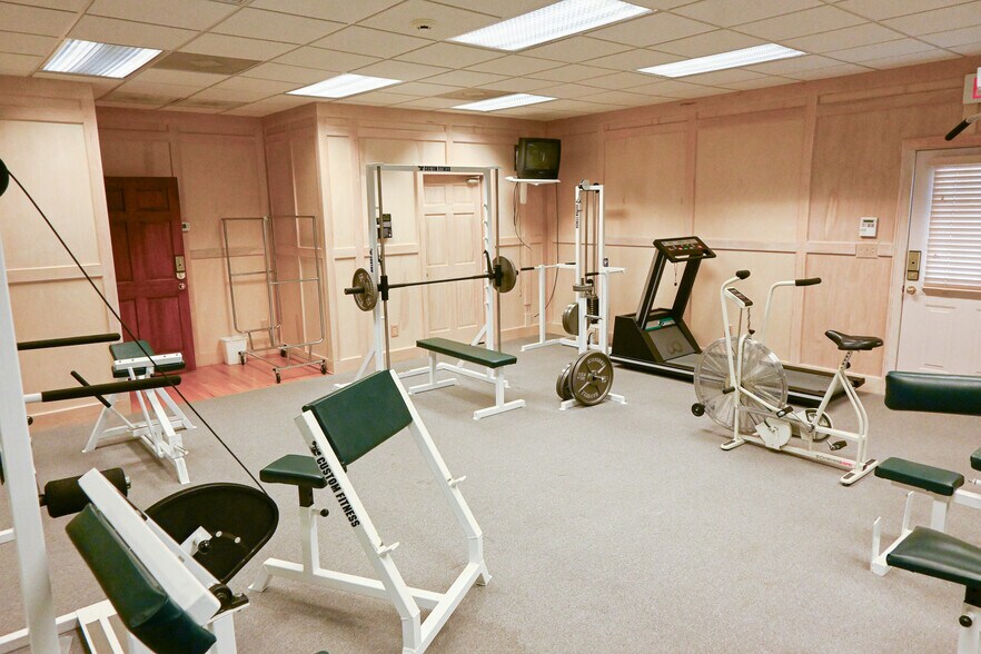 More Photos Of 109A Wholesale Ave NE, Huntsville Office For Sale