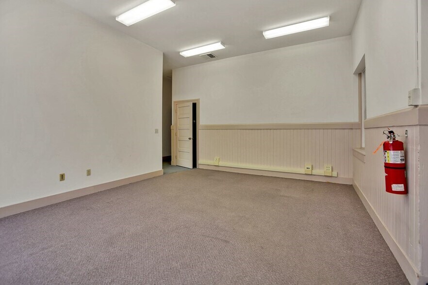 More Photos Of 2 Waln St, Wellsboro Office For Sale