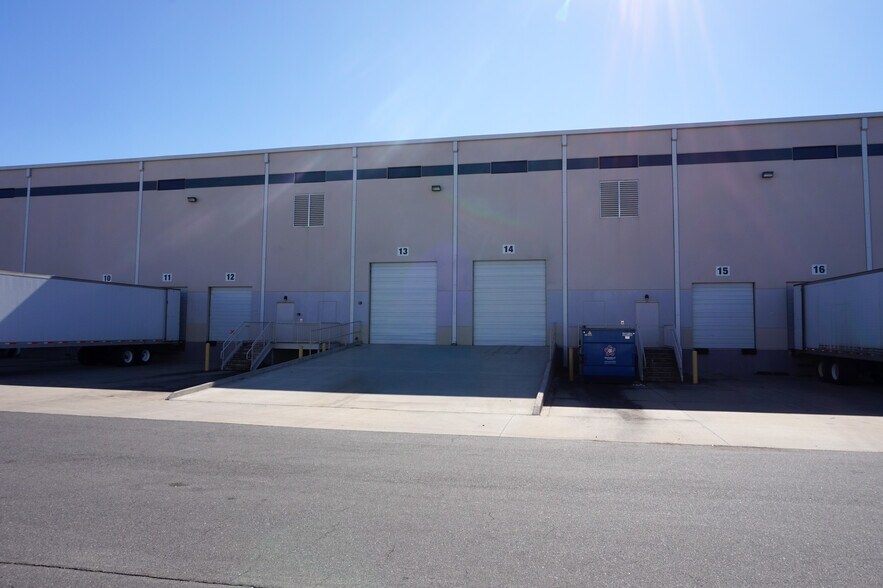 More Photos Of 4624 Belle Oaks Dr, Charlotte Warehouse For Lease