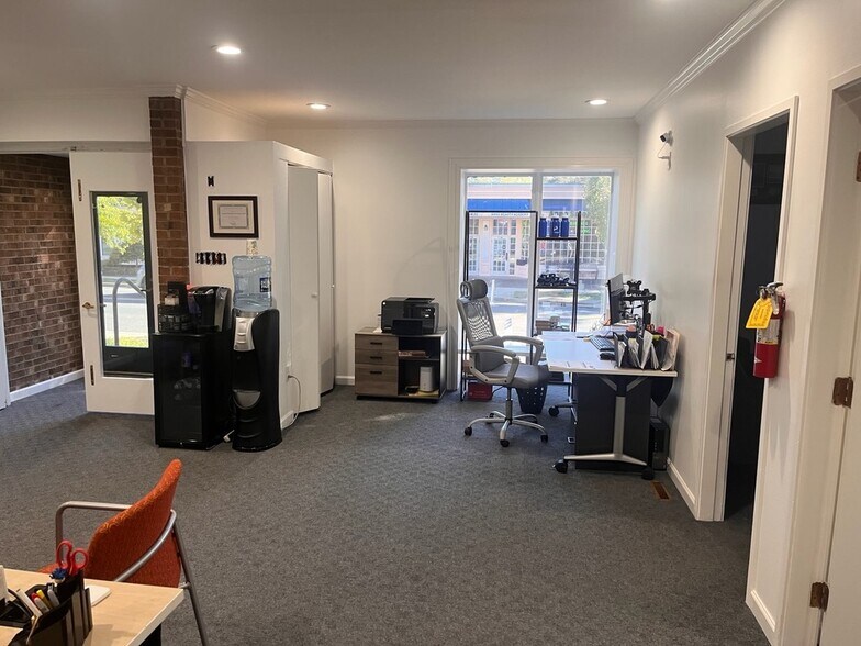 More Photos Of 775 S 23rd St S, Arlington Office For Sale