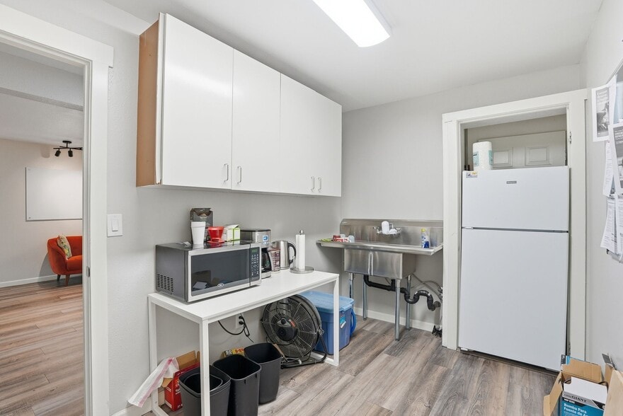 More Photos Of 1124 Pines Rd, Spokane Medical For Sale