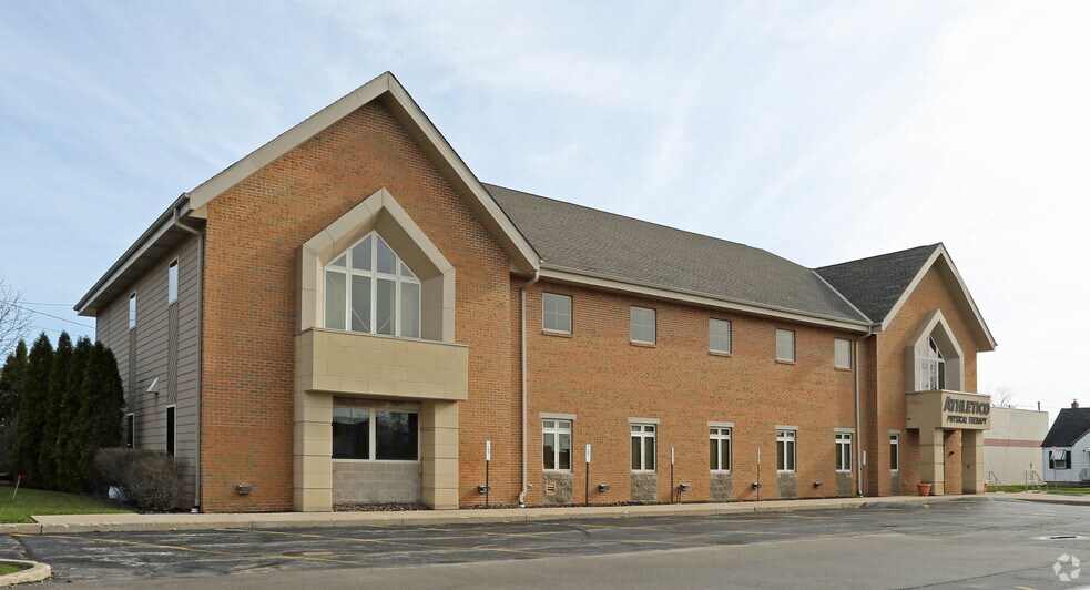 More Photos Of 6926 39th Ave, Kenosha Medical For Lease