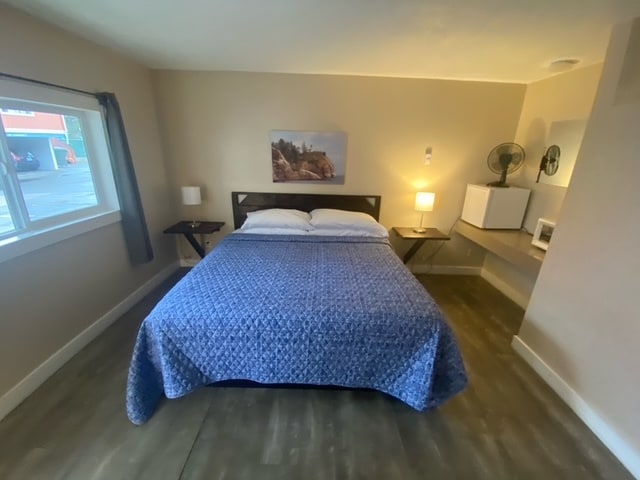 More Photos Of 126 Spruce St E, Ilwaco Hospitality For Sale