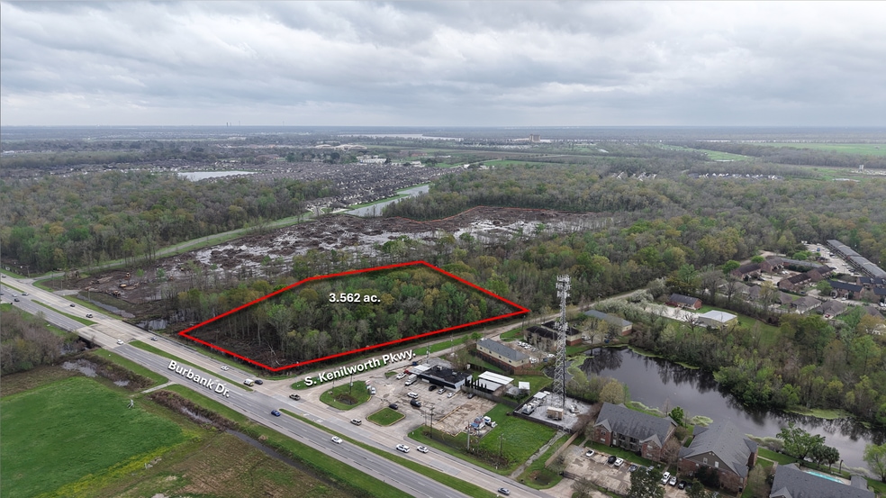 More Photos Of 555 Kenilworth Pkwy, Baton Rouge Land For Lease