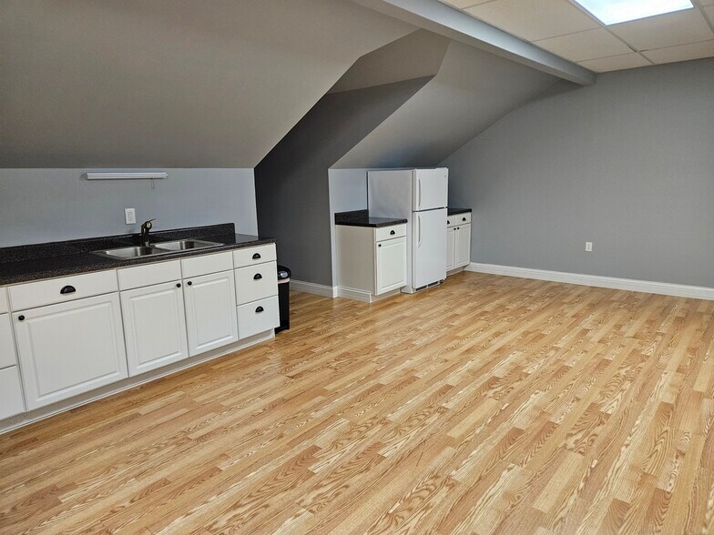 More Photos Of 4095 Mallory Ln, Franklin Medical For Sale