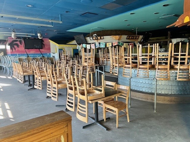 More Photos Of 8301 Eagle Lake Dr, Evansville Restaurant For Sale