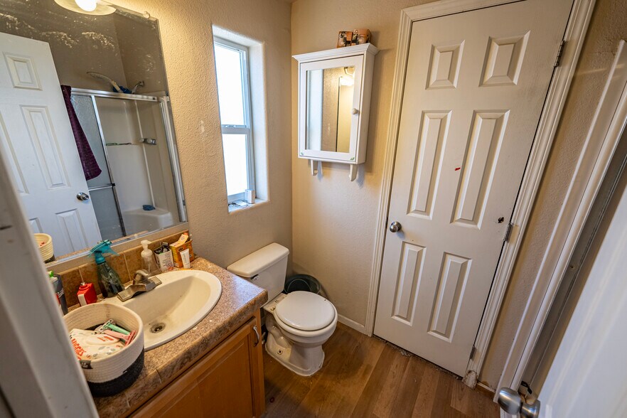 More Photos Of 5221 Hwy 68, Golden Valley Flex For Sale