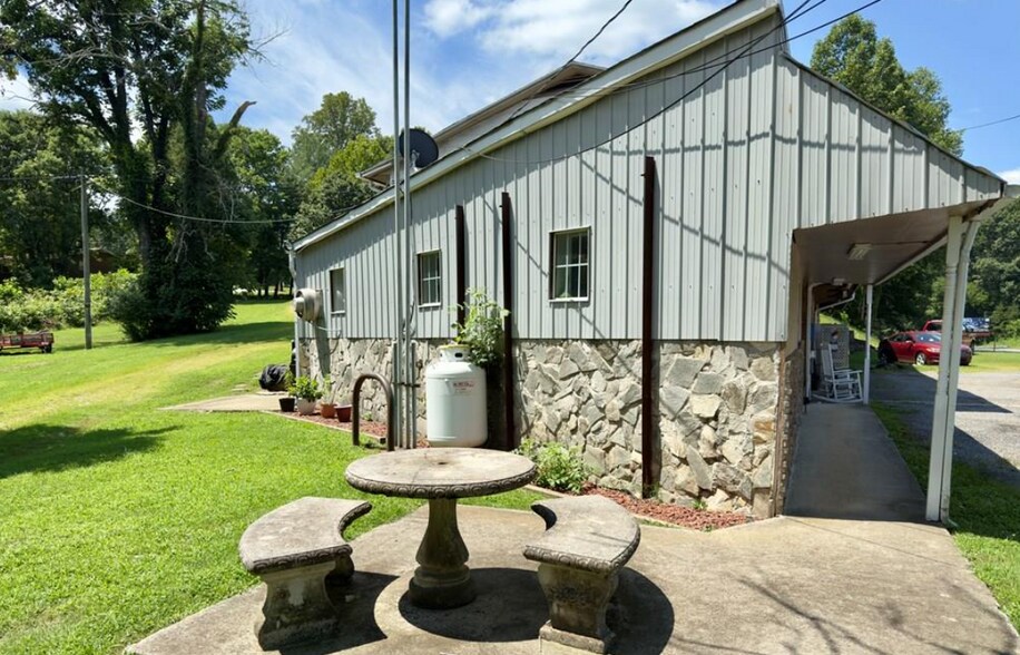 More Photos Of 21915 AL Philpott Hwy, Spencer Service Station For Sale