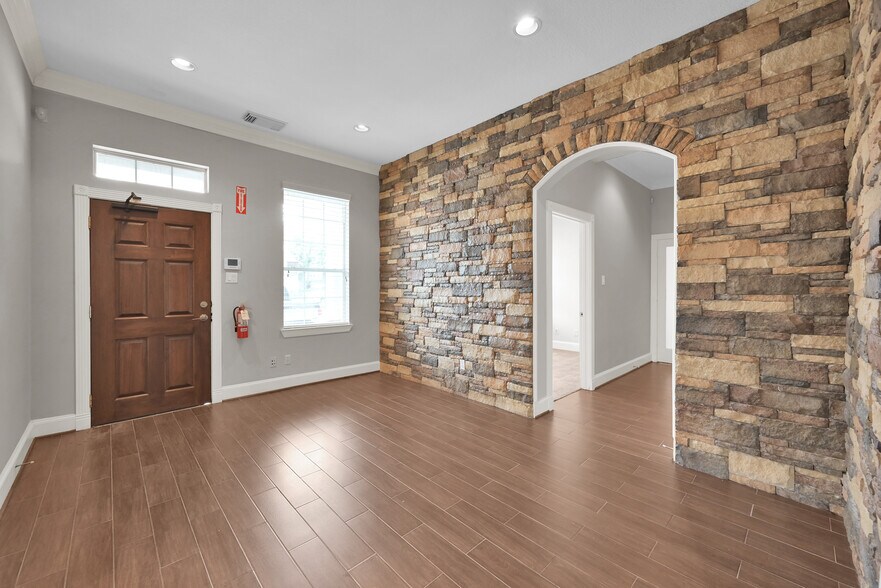 More Photos Of 25511 Budde Rd, The Woodlands Office For Lease