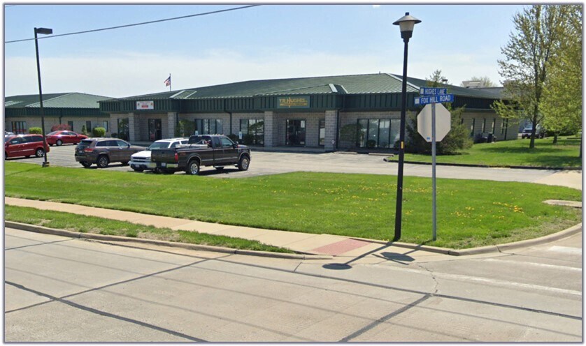 More Photos Of 239 Fox Hill Rd, Saint Charles Showroom For Lease