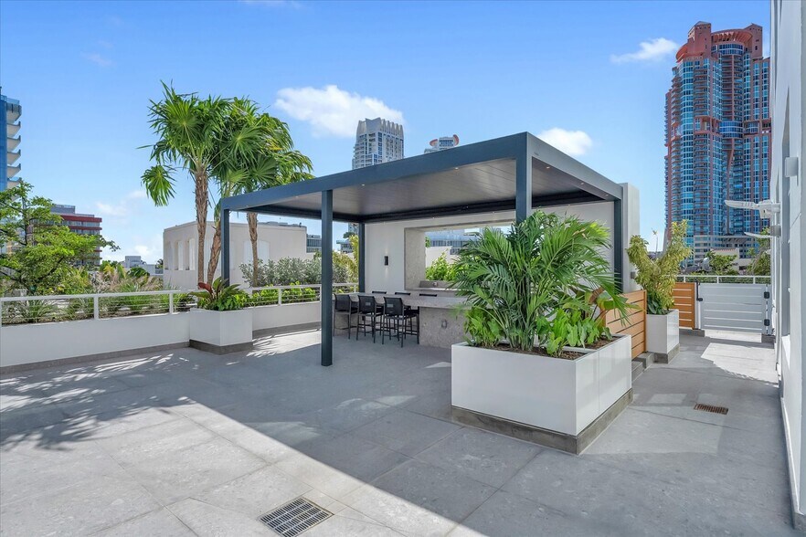 More Photos Of 119 Washington Ave, Miami Beach Office For Lease