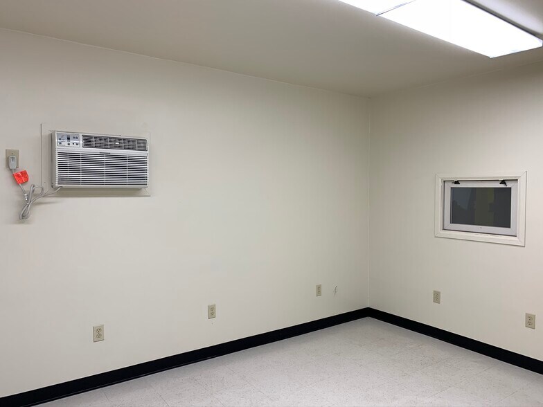 More Photos Of 5800-5814 N Hanley Rd, Saint Louis Industrial For Lease