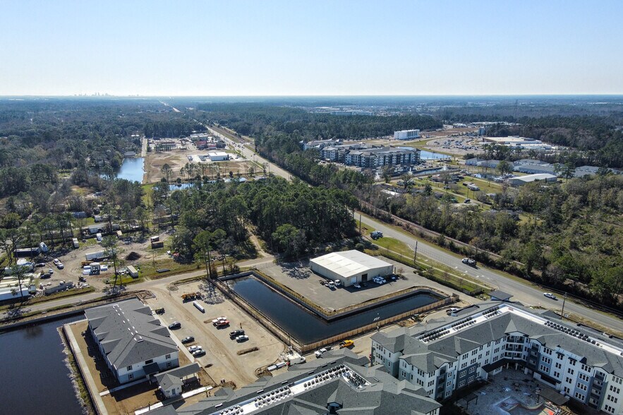 More Photos Of 14353 N Main St, Jacksonville Warehouse For Sale