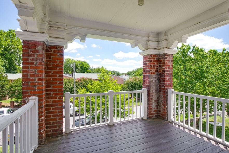 More Photos Of 2400 Barton Ave, Richmond Apartments For Sale