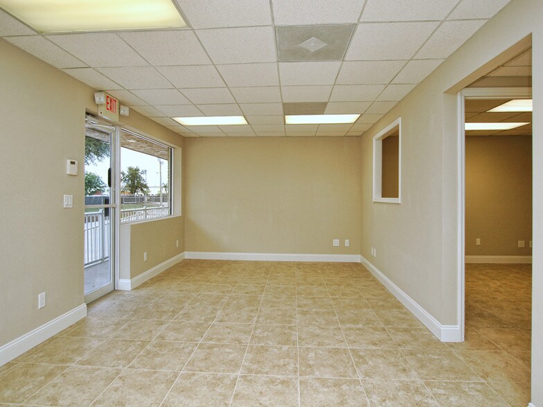 More Photos Of 1733 SW Biltmore St, Port Saint Lucie Warehouse For Sale