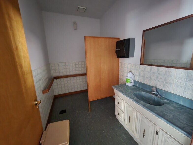 More Photos Of 6558 New York 12, Norwich General Retail For Sale