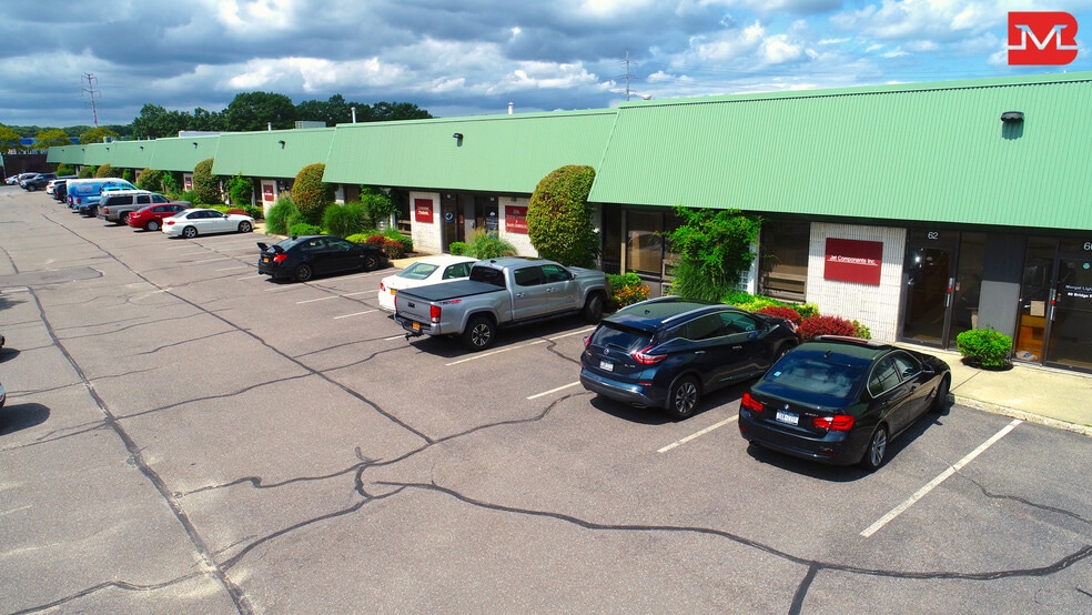 More Photos Of 60-90 Bridge Rd, Islandia Warehouse For Lease