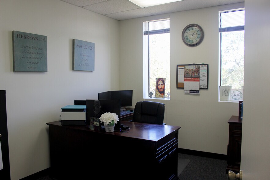 More Photos Of 804 N Belcher Rd, Clearwater Office For Lease