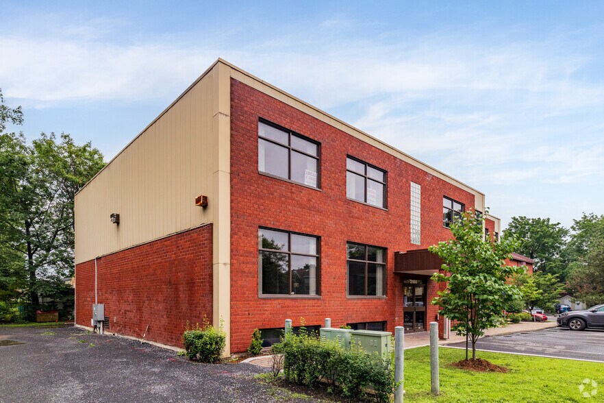More Photos Of 2160 Ch Du Tremblay, Longueuil Medical For Lease