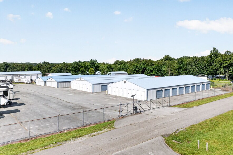 More Photos Of 110 Woodlands Cir, Crossville Self Storage For Sale
