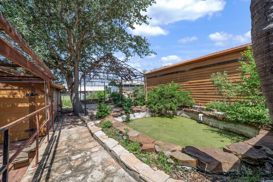 More Photos Of 1551 N Windy Knoll Dr, Devine Land For Sale