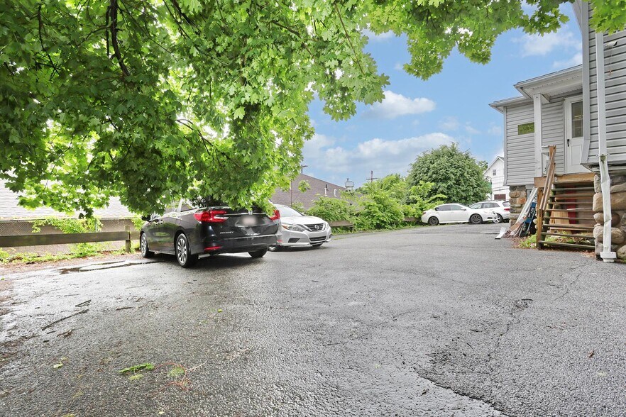 More Photos Of 22 S Madison Ave, Spring Valley Office For Sale