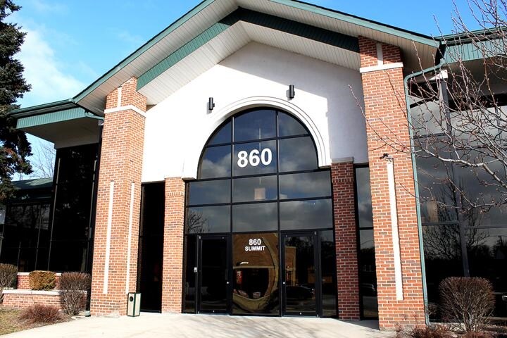 More Photos Of 860 Summit St, Elgin Medical For Lease