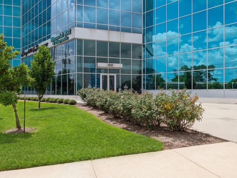 More Photos Of 1900 North Loop W, Houston Medical For Lease
