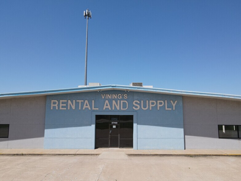 More Photos Of 3700 N 14th St, Ponca City Warehouse For Sale