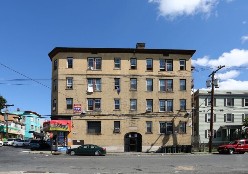 More Photos Of 174 Willow St, Waterbury Apartments For Sale