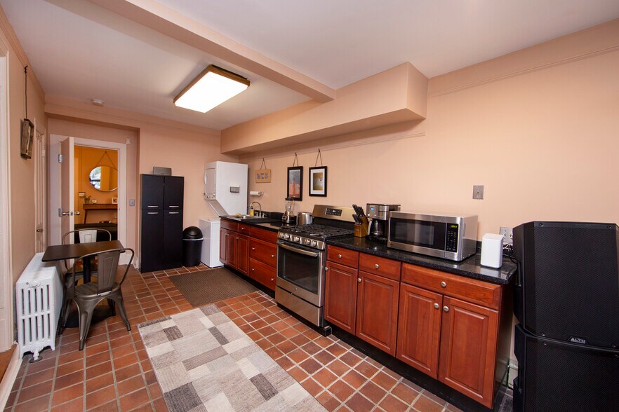 More Photos Of 20 N Union St, Lambertville Storefront Retail Residential For Sale