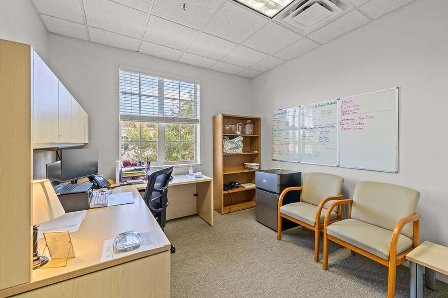 More Photos Of 1555 Indian River Blvd, Vero Beach Medical For Lease