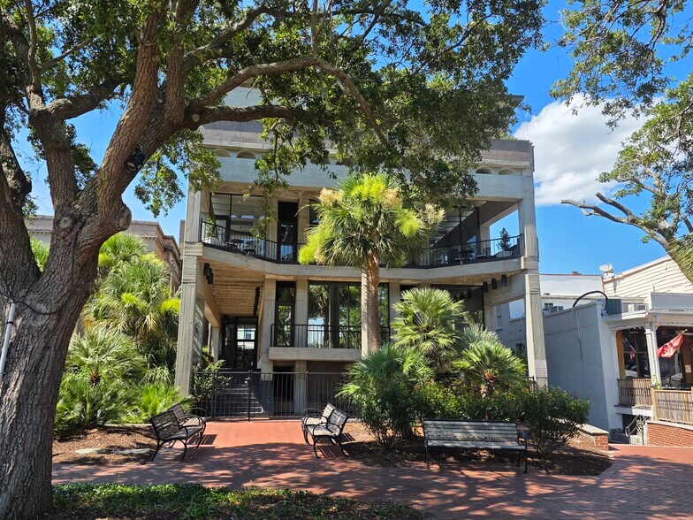 More Photos Of 916 Bay St, Beaufort Office For Sale