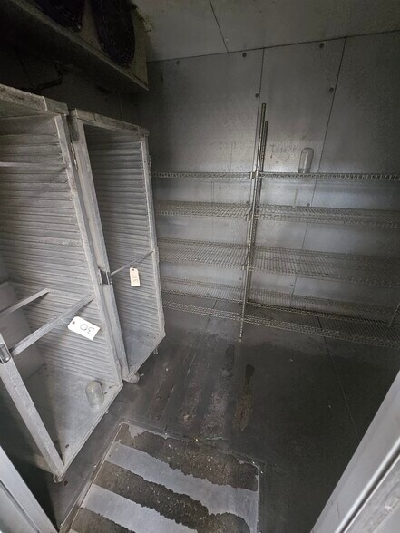 More Photos Of 130-134 Main St S, Cambridge Restaurant For Sale