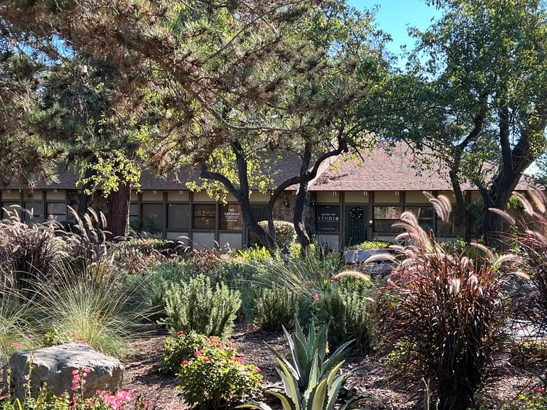 More Photos Of 2021 Sperry Ave, Ventura Office For Lease