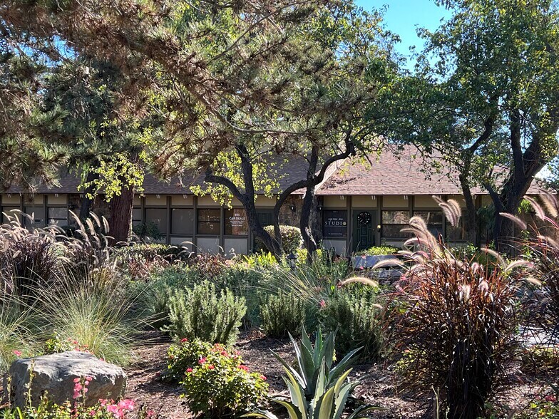 More Photos Of 2021 Sperry Ave, Ventura Office For Lease