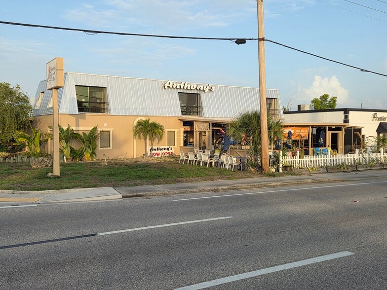 Primary Photo Of 1303 Del Prado Blvd S, Cape Coral Restaurant For Sale