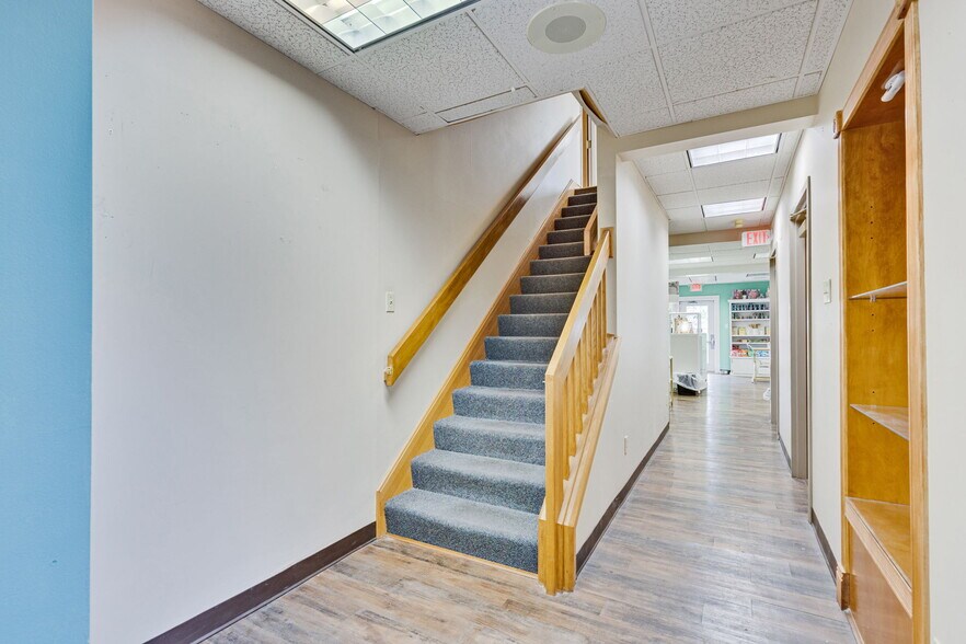 More Photos Of 16962 Manchester Rd, Grover Office For Lease