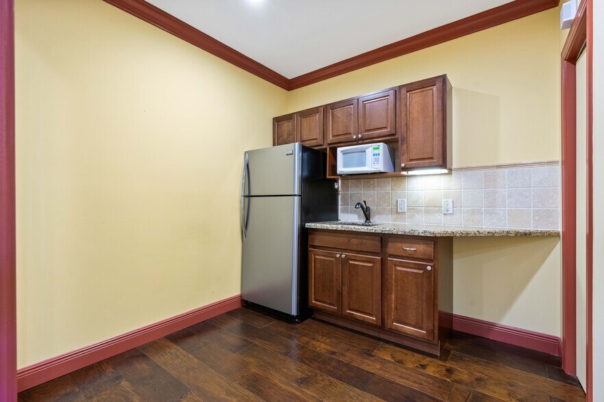 More Photos Of 658 W Indiantown Rd, Jupiter Medical For Sale