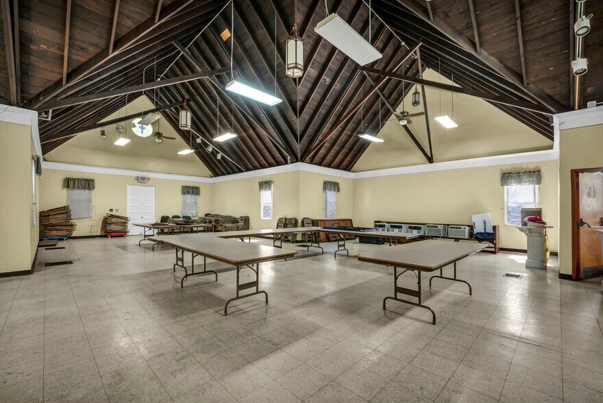 More Photos Of 15715 Libby Rd, Maple Heights General Retail For Sale