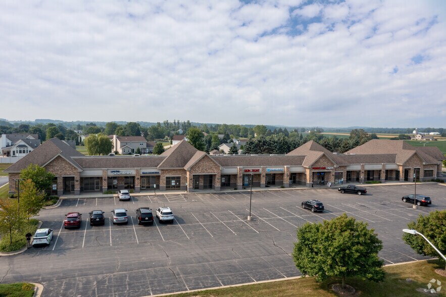 More Photos Of N95W25901 County Road Q, Colgate Bank For Lease