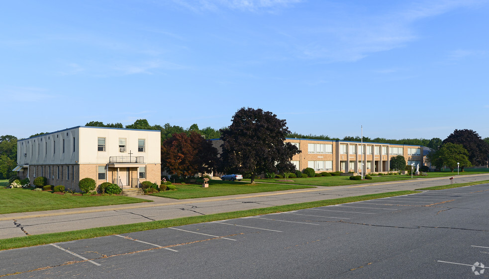 Primary Photo Of 360 Market St, Warren Schools For Sale