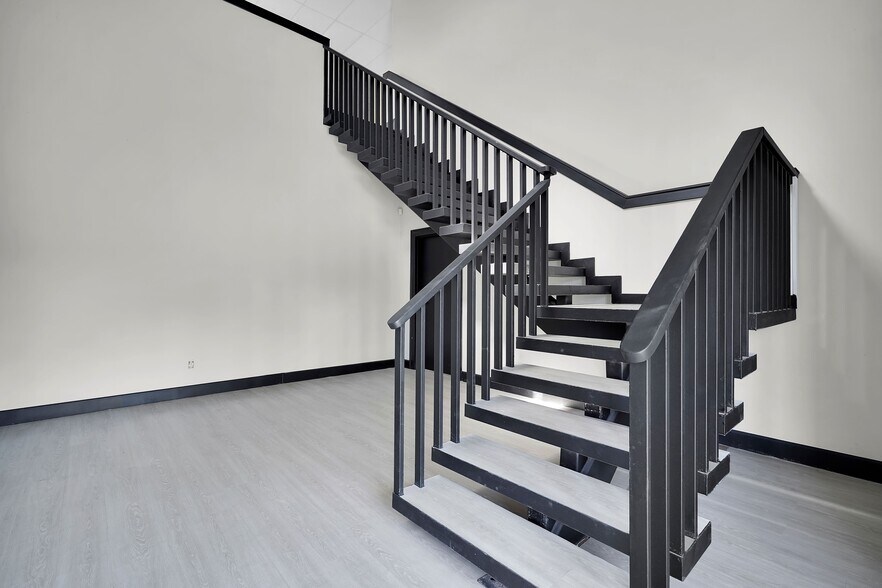 More Photos Of 2916 W University Blvd, Jacksonville Office For Lease