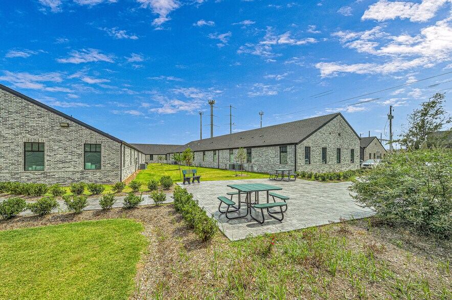 More Photos Of 2031 N Mason Rd, Katy Medical For Lease