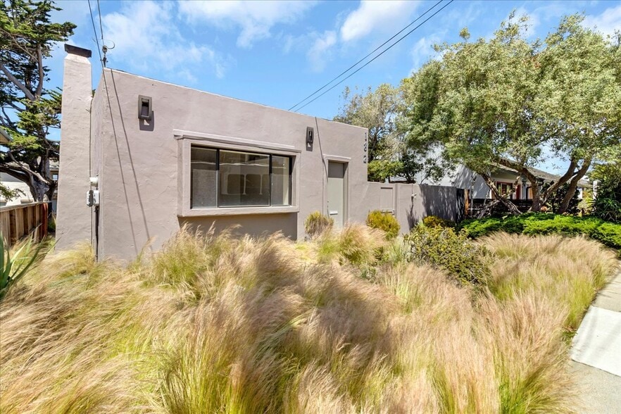 More Photos Of 182 El Dorado St, Monterey Medical For Sale