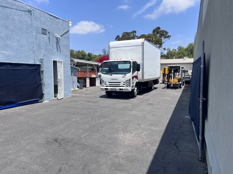 More Photos Of 10043 Artesia Pl, Bellflower Service For Lease