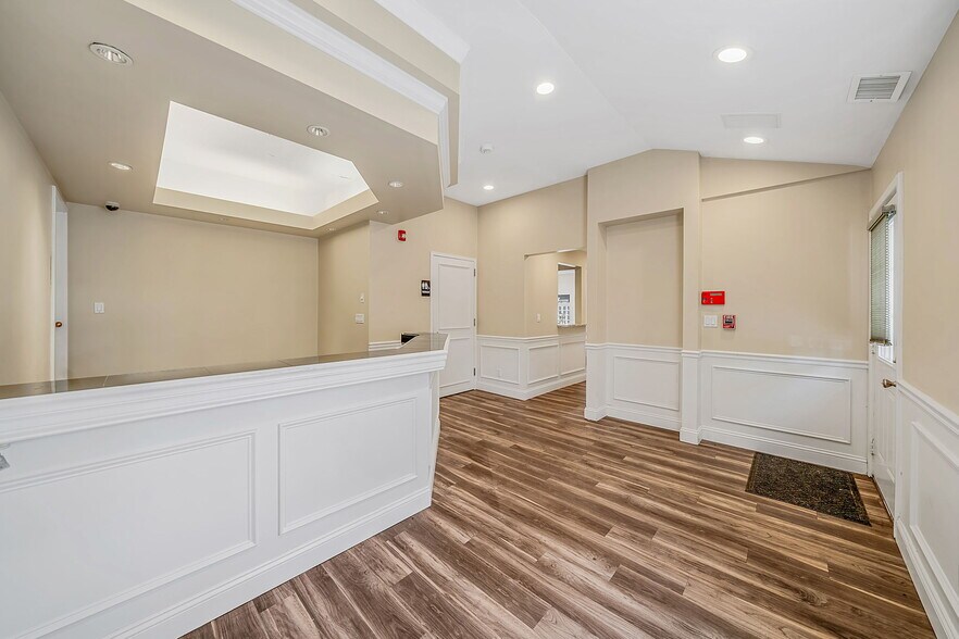 More Photos Of 41 Echo Ave, Miller Place Medical For Lease