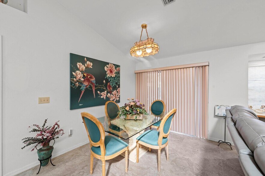 More Photos Of 2501 E Diana St, Tampa Office Residential For Sale
