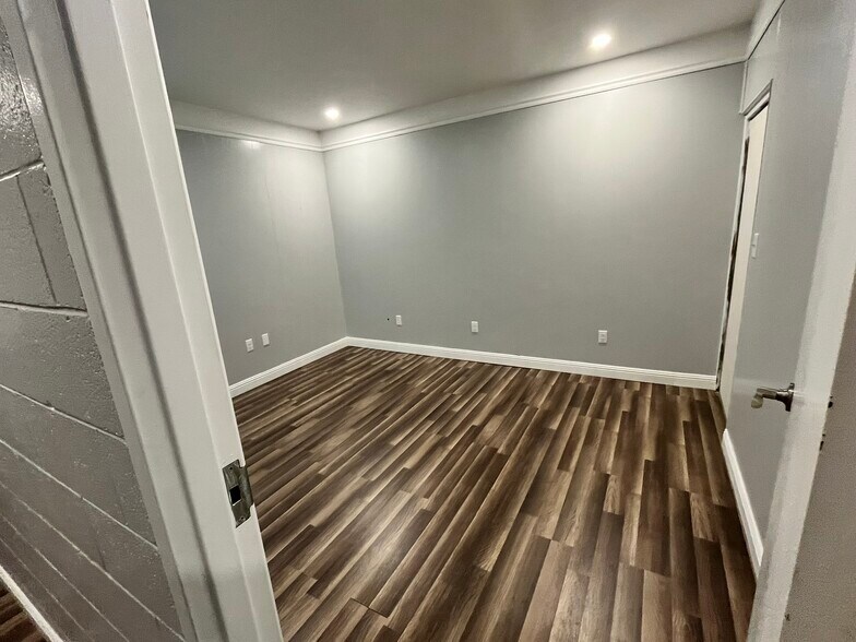 More Photos Of 163 Asten Rd, Clinton Warehouse For Sale