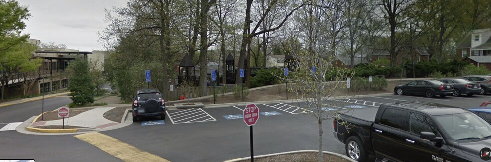 More Photos Of 4444 Arlington Blvd, Arlington Religious Facility For Lease